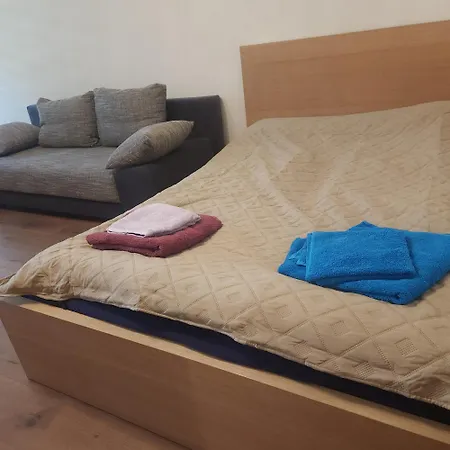 Lejlighed Cozy Apartment, Naehe U-bahn, 20 Min Zentrum, Naehe Suedpark