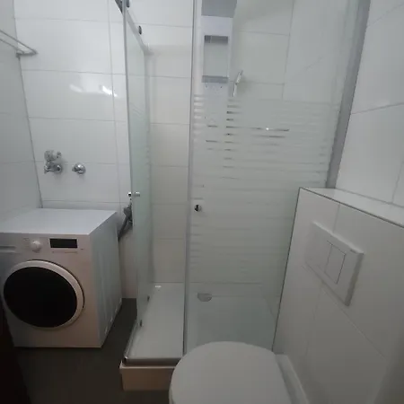 Cozy Apartment, Naehe U-bahn, 20 Min Zentrum, Naehe Suedpark * München